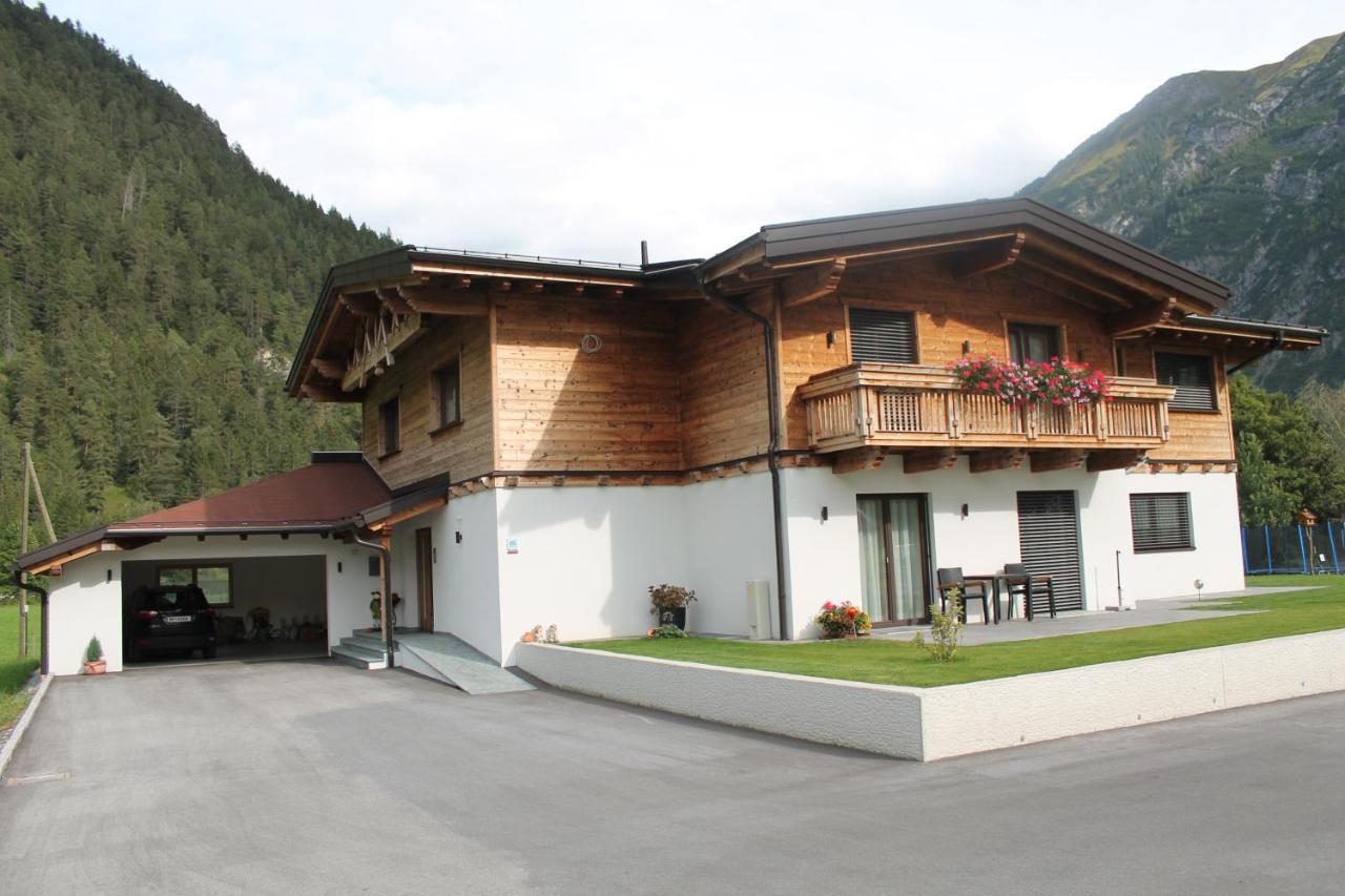 Villa Alpin Holzgau Eksteriør bilde