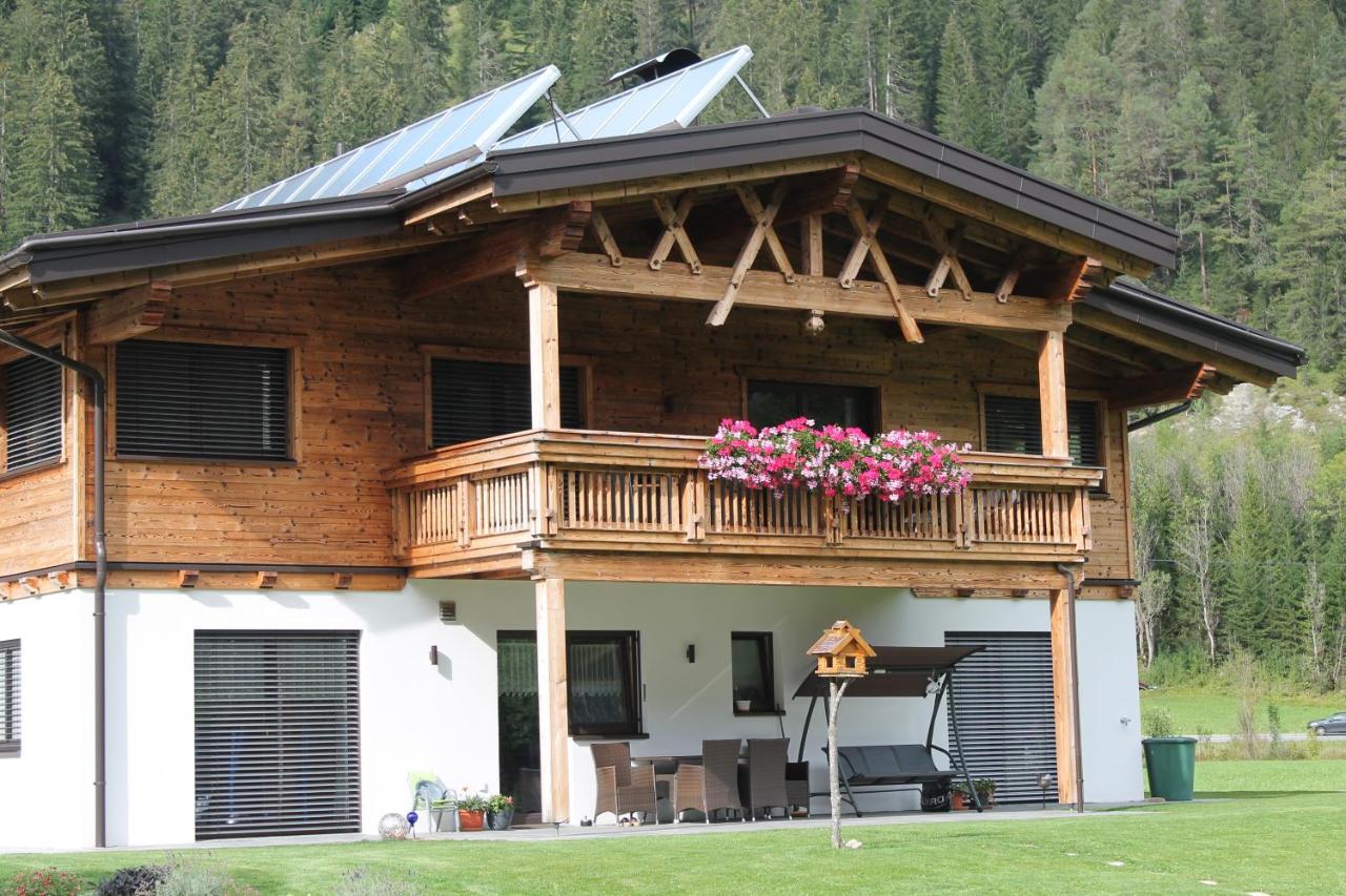 Villa Alpin Holzgau Eksteriør bilde