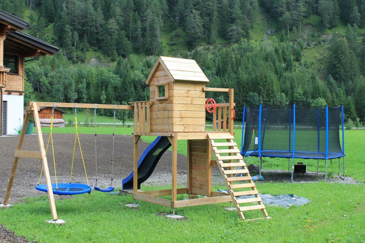Villa Alpin Holzgau Eksteriør bilde
